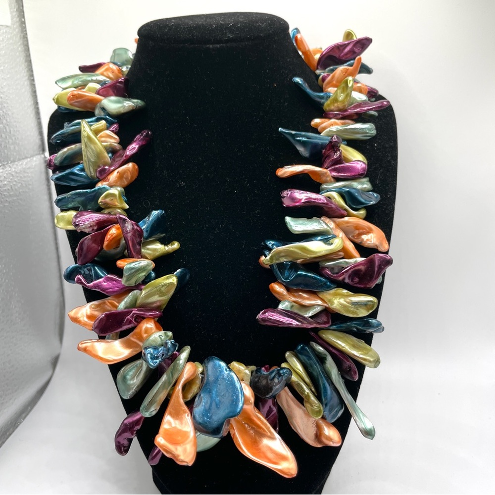 Lucoral NWT 925 Dyed Shell Multi Color Statement Necklace